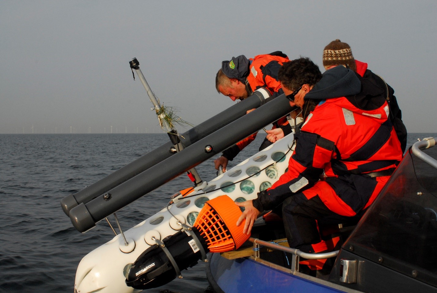 Safe deployment of the Net Submarine some 500m from the suspicious seals at Rødsand haul out site in 2009.